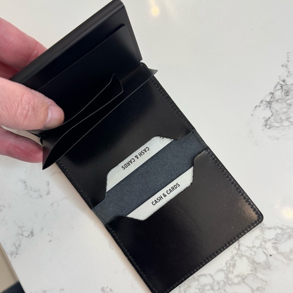 Brand new SECRID RF wallet with leather cover - Picture 2 of 5